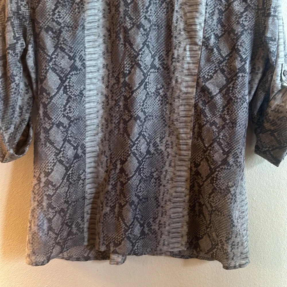 Michael Kors Button Up Shirt Size 12 Gray Black Animal Print Band Collar